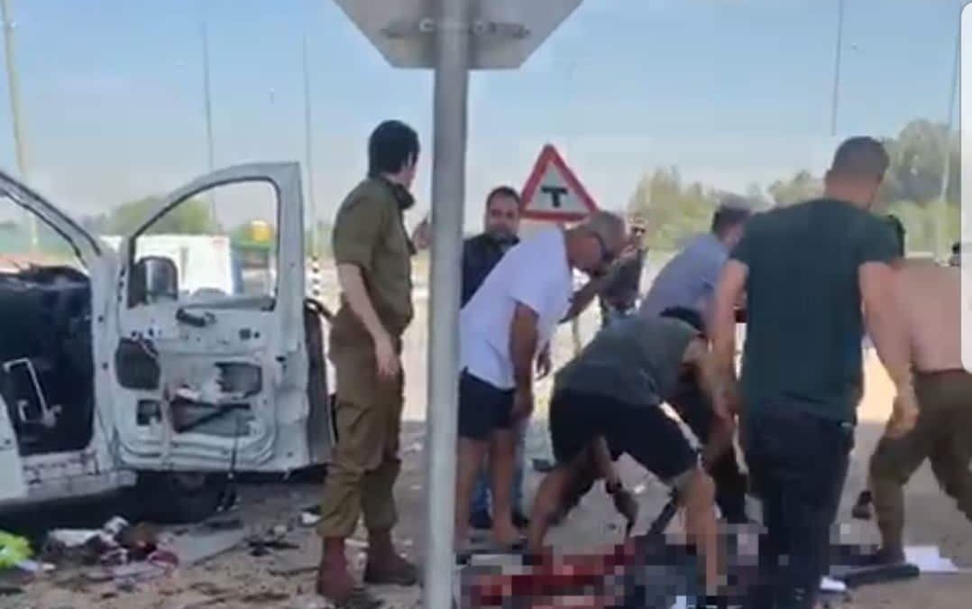 En israeler drabt efter missil angreb