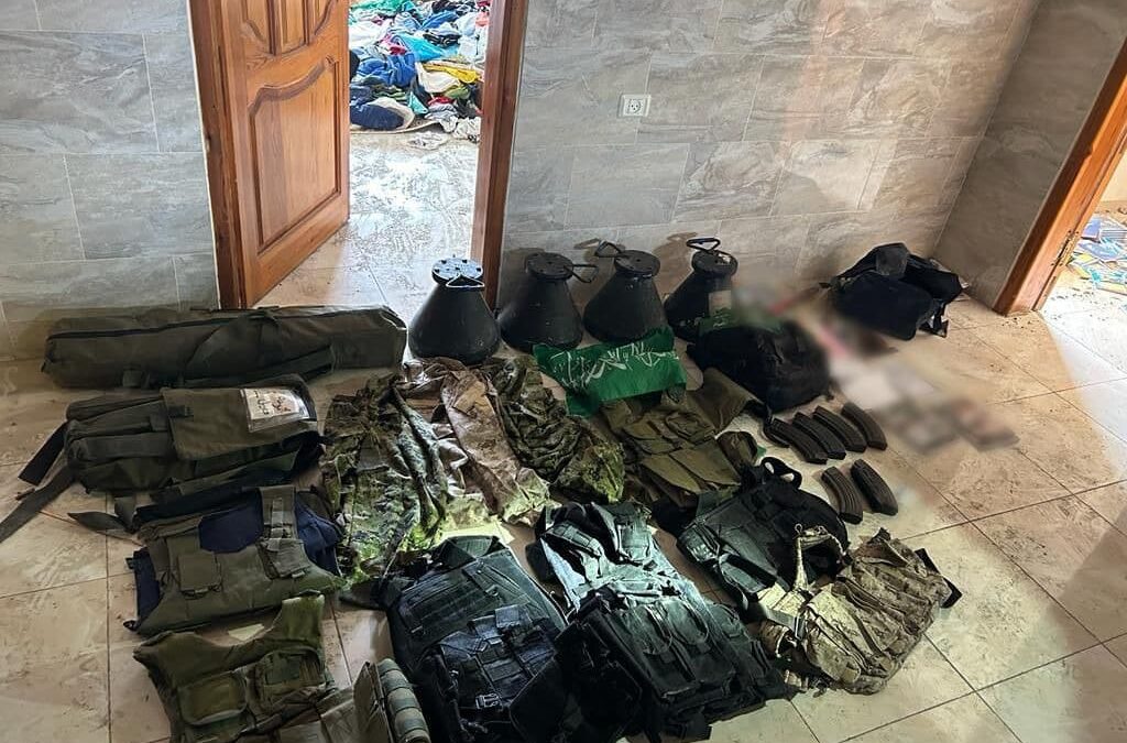 Hamas-agenter slår civile i nødhjælpslastbiler og stjæler deres mad